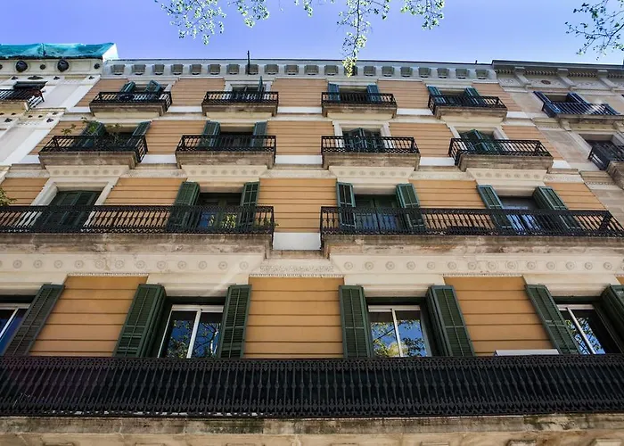 Born Barcelona Hostel